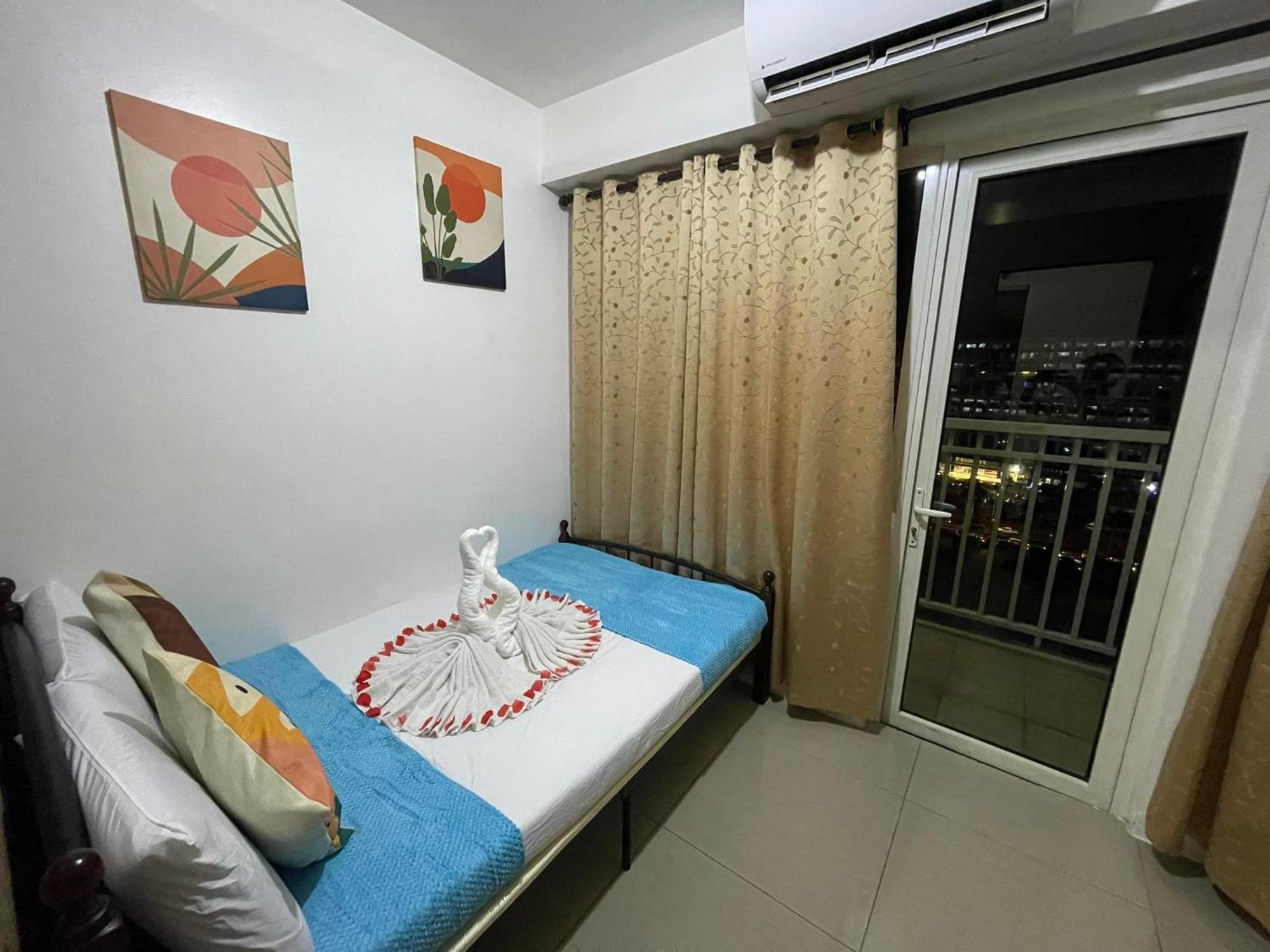 Stay At Shore Residences, Mall Of Asia Complex Stays By Pbyy Manila Exterior photo